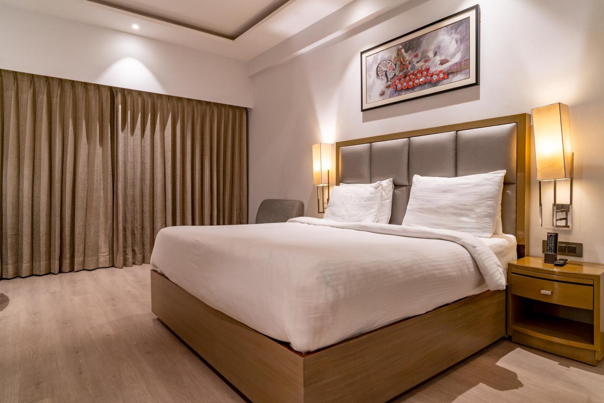 Regenta Place Amritsar By Royal Orchid Hotels Limited Zewnętrze zdjęcie