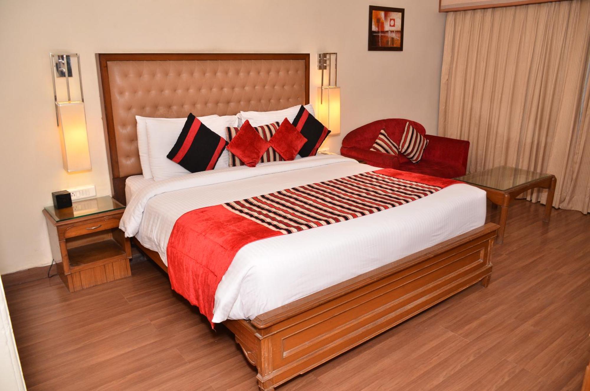 Regenta Place Amritsar By Royal Orchid Hotels Limited Zewnętrze zdjęcie